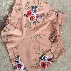 Light pink shorts with flowers 🌸